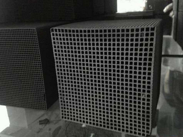 ����̿�������򻯚���һ����̼�ďU��